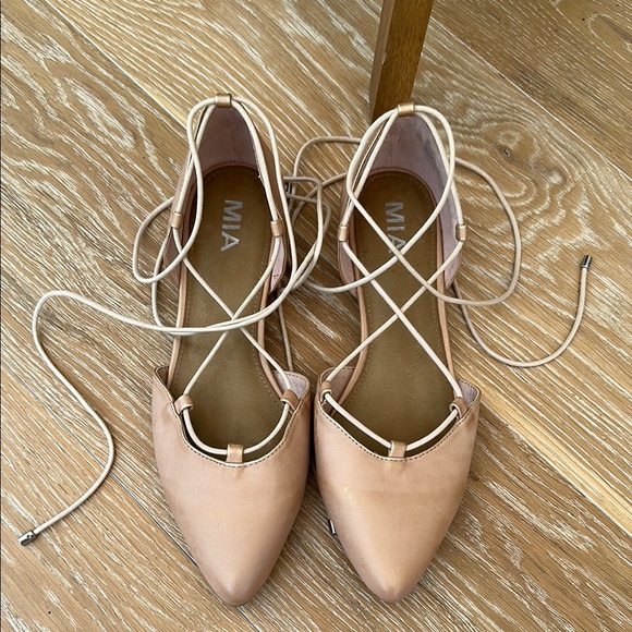 MIA Mirna Women's Blush Pointed Toe Lace-up Flats - Picture 3 of 9